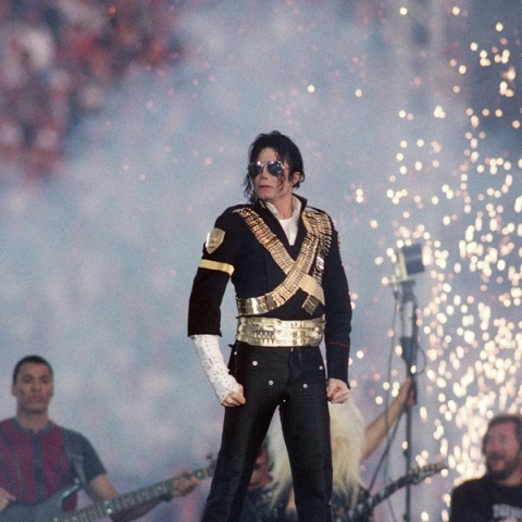 «O Μάικλ Τζάκσον ζει»