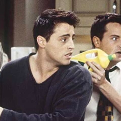 Το τελευταίο αντίο του «Τζόι» στον «Τσάντλερ» -  Ο Ματ ΛεΜπλάνκ αποχαιρετά τον Μάθιου Πέρι