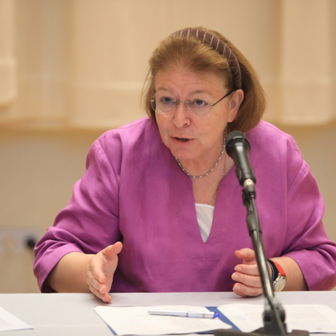 Η Λίνα Μενδώνη