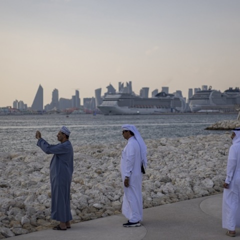 Κατάρ: Συνεχίζονται οι καταχρήσεις σε βάρος εργατών ένα χρόνο μετά το Παγκόσμιο Κύπελλο