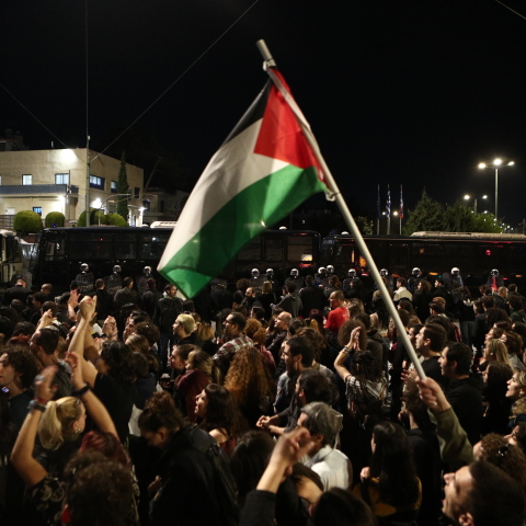 Η πορεία για το Πολυτεχνείο έξω από την ισραηλινή πρεσβεία