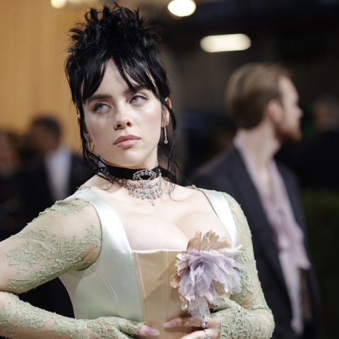 Billie Eilish: «Αισθάνομαι ευγνώμων που είμαι γυναίκα αυτή τη στιγμή»