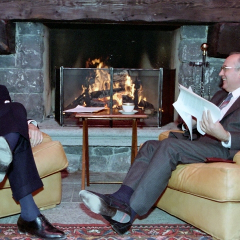 Σαν σήμερα 19 Νοεμβρίου 1985 πραγματοποιήθηκε η ιστορική συνάντηση Ρήγκαν - Γκορμπατσόφ