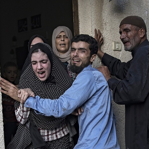 Γάζα: Βομβαρδισμός σχολείου με τουλάχιστον 80 νεκρούς