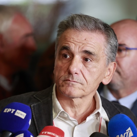 Τσακαλώτος: «Εφικτή και επιθυμητή μια ΚΟ με τους "6+6"»