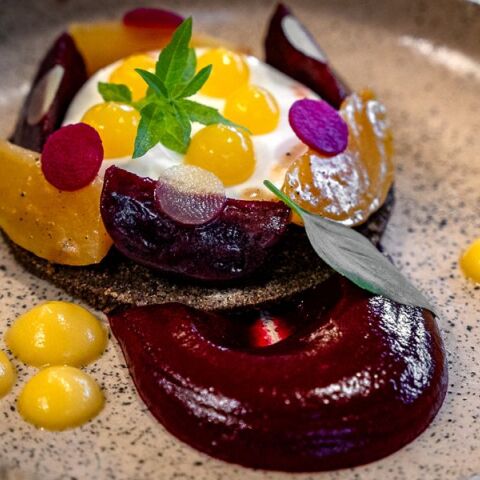 Εστιατόριο Μανιτάρι: Μαγικές μαγειρικές στη Θ.Σοφούλη της Θεσσαλονίκης