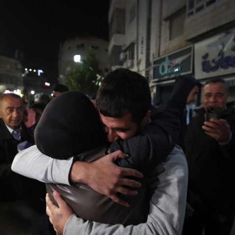 Στον Ερυθρό Σταυρό οι όμηροι που απελευθέρωσε σήμερα η Χαμάς