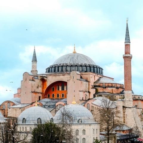 Αγία Σοφία: Θραύσματα πέφτουν από τον τρούλο - Βίντεο από κάμερα ασφαλείας