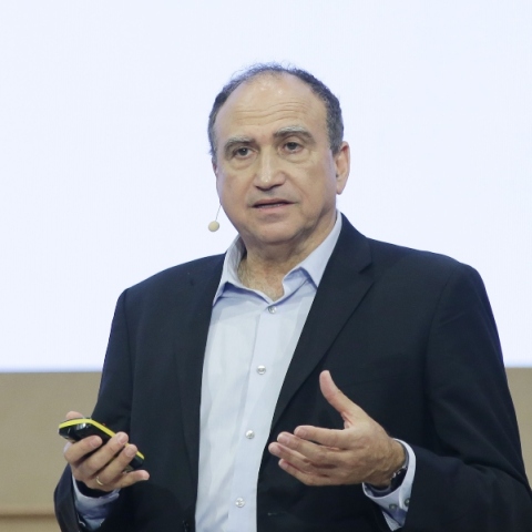 Η τεχνητή νοημοσύνη «ασπίδα» στην αντιμετώπιση των φυσικών καταστροφών, δήλωσε ο  αντιπρόεδρος της Google στην ΕΡΤ