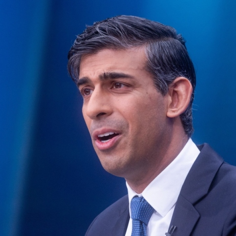 Ρίσι Σούνακ:  Τα Γλυπτά του Παρθενώνα και το μεταναστευτικό γκρεμίζουν τα ποσοστά του