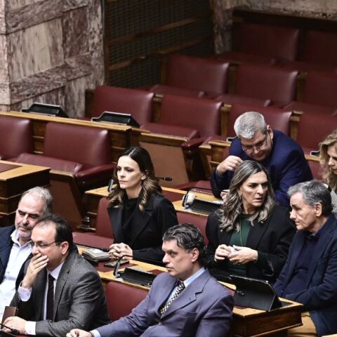 Η πρώτη διαφοροποίηση από τον ΣΥΡΙΖΑ των «11» στη Βουλή