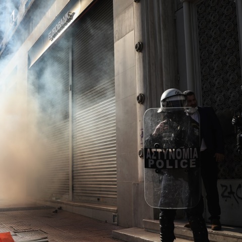 Ένταση στα Πατήσια: Συγκρούσεις νεαρών με την Αστυνομία - Αρκετές οι προσαγωγές 