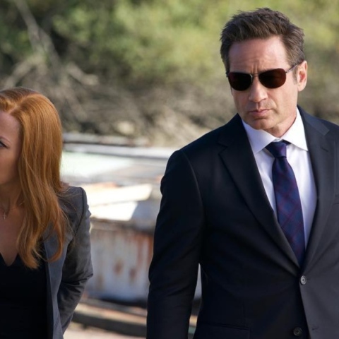 X-Files: Πως το χαμένο country τραγούδι «Staring at the Stars» βρέθηκε μετά από 25 χρόνια - Μία ιστορία αγάπης ανάμεσα σε έναν γήινο και σε έναν εξωγήινο έτη φωτός μακριά