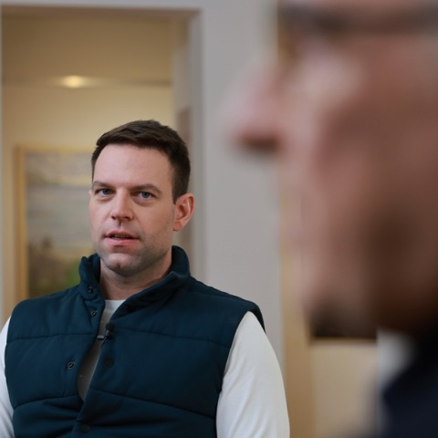 Κασσελάκης: «Κλασσική προσέγγιση της κυβέρνησης - Όταν δε μπορεί να λύσει ένα θέμα, οριζόντιο μέτρο παντού»