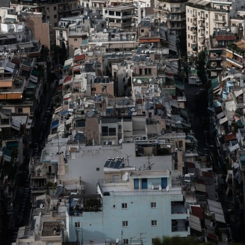 «Τέλος» οι καυστήρες πετρελαίου - φυσικού αερίου στις πολυκατοικίες σύμφωνα με την ΕΕ 