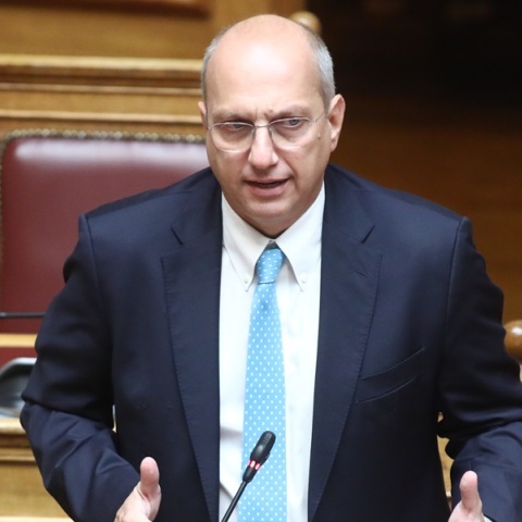 Οικονόμου για χούλιγκαν: Δε μιλάμε για μεμονωμένα άτομα αλλά για ομάδες με συμμετοχή σε εγκληματικές δραστηριότητες 