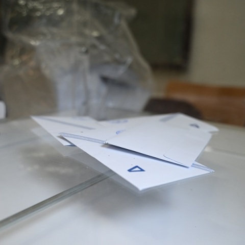 Τάσεις MRB: Το 52,9% δε συμφωνεί με τους γάμους ομόφυλων - Το 68,7% απορρίπτει την τεκνοθεσία