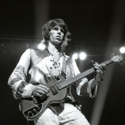 Σαν σήμερα στις 18 Δεκεμβρίου 1943 γεννιέται ο κιθαρίστας των Rolling Stones, Keith Richards Η πορεία του προς την κατάκτηση της κορυφής και ο αγώνας του με τα ναρκωτικά