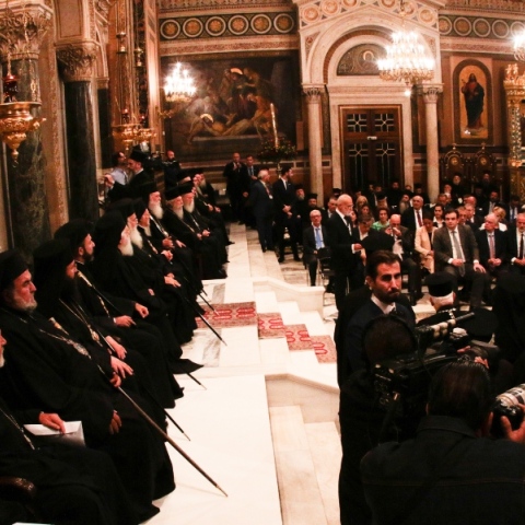 Ιερά Σύνοδος: Τα παιδιά δεν είναι κατοικίδια συντροφιάς για όποιον θέλει να νιώθει κηδεμόνας Έμφυτη η ανάγκη για άνδρα πατέρα και γυναίκα μητέρα