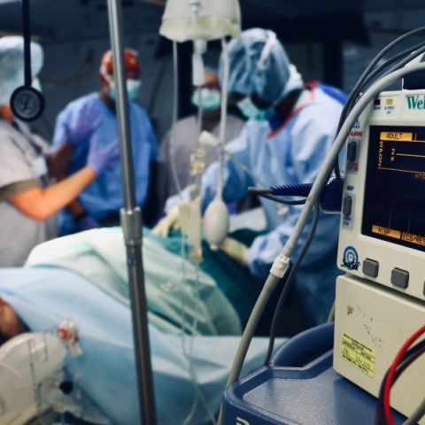 Δημιουργούνται 16 Κέντρα Τραύματος σε ισάριθμα νοσοκομεία του ΕΣΥ σε όλη τη χώρα Τα τροχαία ατυχήματα αποτελούν την πιο συχνή αιτία τραυματισμών για ηλικίες από 18 έως 55 ετών