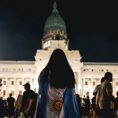 Αργεντινή: Ξεκίνησαν οι πορείες διαμαρτυρίας ενάντια στα οικονομικά μέτρα του Milei Οι διαδηλωτές κινδυνεύουν να χάσουν κρατικά επιδόματα