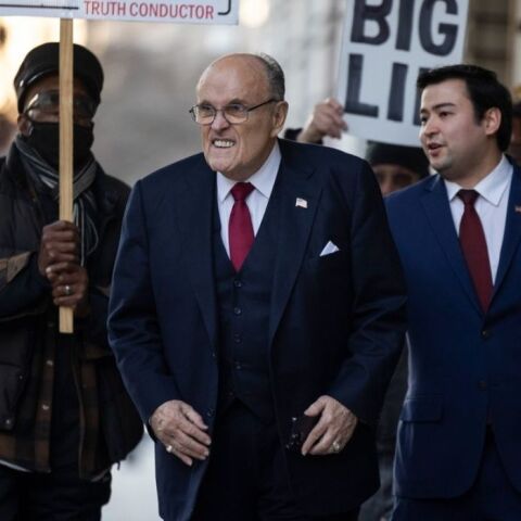 Τζουλιάνι: Δηλώνει χρεοκοπία λόγω Τραμπ