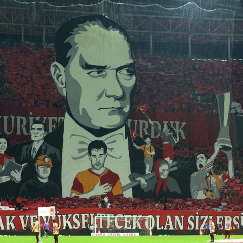 Γαλατάσαραϊ – Φενέρμπαχτσε: Αναβλήθηκε το τουρκικό Super Cup εξαιτίας του Κεμάλ Άκυρο από την Σαουδική Αραβία λόγω απαγορευμένων συμβόλων