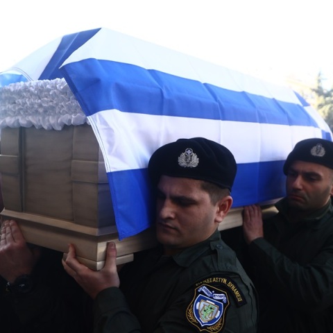 Ρίγη συγκίνησης στη Θεσσαλονίκη στο τελευταίο αντίο προς τον Γιώργο Λυγγερίδη