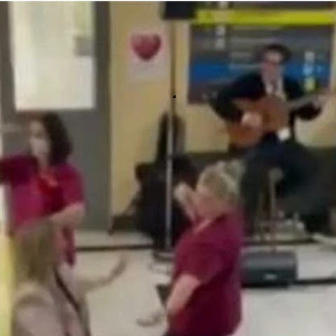 Ερυθρός Σταυρός: Το Χ ξεσαλώνει με το «γλέντι» στο νοσοκομείο