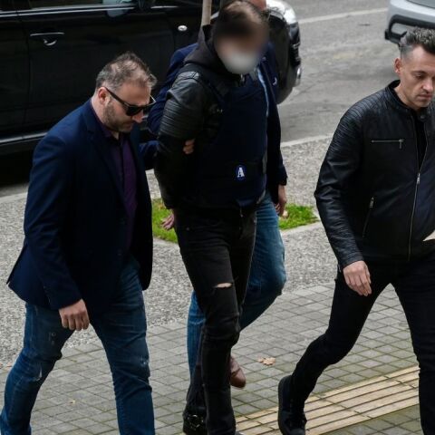 ΑΠΟΛΟΓΙΑ ΣΤΟΝ ΕΙΣΑΓΓΕΛΕΑ ΤΟΥ 44ΧΡΟΝΟΥ ΝΟΡΒΗΓΟΥ ΠΟΥ ΚΑΤΗΓΟΡΕΙΤΑΙ ΓΙΑ ΤΗΝ ΔΟΛΟΦΟΝΙΑ ΤΟΥ 32ΧΡΟΝΟΥ ΑΣΤΥΝΟΜΙΚΟΥ ΣΕ ΜΠΑΡ ΤΗΣ ΘΕΣΣΑΛΟΝΙΚΗΣ (