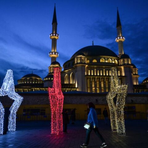 Τoυρκία: «Επιτρέπεται» να γιορτάζεται η Πρωτοχρονιά;