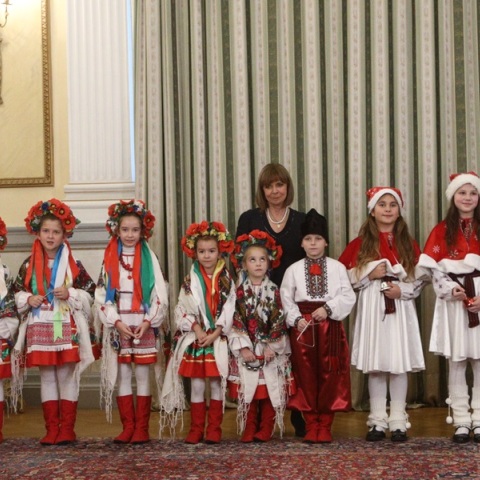 Η Κατερίνα Σακελλαροπούλου άκουσε τα Παραδοσιακά Κάλαντα της Πρωτοχρονιάς