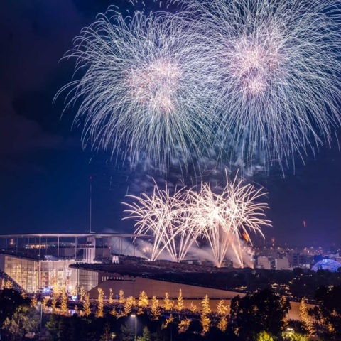 Με ένα φαντασμαγορικό show πυροτεχνημάτων και ένα μεγάλο πάρτι υποδέχτηκε το 2024 το ΚΠΙΣΝ