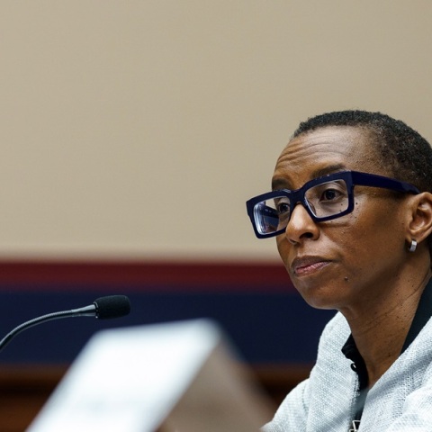 Παραιτήθηκε η πρόεδρος του Χάρβαρντ, Κλοντίν Γκέι που είχε κατηγορηθεί για αντισημιτικά σχόλια