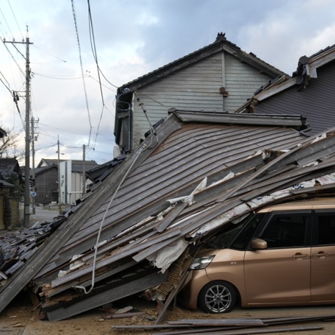 Τουλάχιστον 55 οι νεκροί στην Ιαπωνία από των σεισμό των 7,6 Ρίχτερ - Το 90% των κτιρίων στη Σούζου ενδέχεται να έχει καταστραφεί 