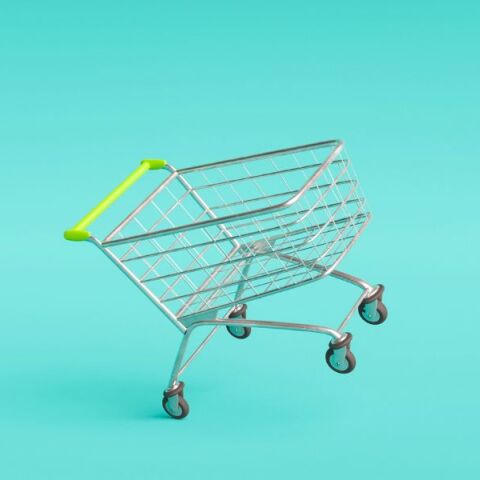 «Πόλεμος» μεταξύ βιομηχάνων και σούπερ μάρκετ για τις αυξήσεις στις τιμές ©Unsplash via Getty Images