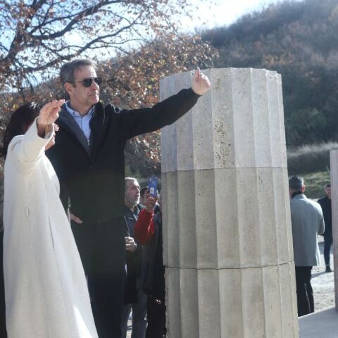 ] ΕΓΚΑΙΝΙΑ ΤΟΥ ΑΝΑΣΤΗΛΩΜΕΝΟΥ ΑΝΑΚΤΟΡΟΥ ΤΟΥ ΦΙΛΙΠΠΟΥ Β' ΣΤΟ ΠΟΛΥΚΕΝΤΡΙΚΟ ΜΟΥΣΕΙΟ ΑΙΓΩΝ ΠΑΡΟΥΣΙΑ ΤΟΥ ΠΡΩΘΥΠΟΥΡΓΟΥ ΚΥΡΙΑΚΟΥ ΜΗΤΣΟΤΑΚΗ