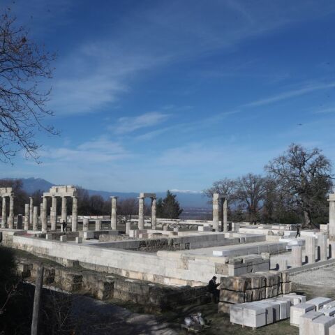 ΕΓΚΑΙΝΙΑ ΤΟΥ ΑΝΑΣΤΗΛΩΜΕΝΟΥ ΑΝΑΚΤΟΡΟΥ ΤΟΥ ΦΙΛΙΠΠΟΥ Β' ΣΤΟ ΠΟΛΥΚΕΝΤΡΙΚΟ ΜΟΥΣΕΙΟ ΑΙΓΩΝ ΠΑΡΟΥΣΙΑ ΤΟΥ ΠΡΩΘΥΠΟΥΡΓΟΥ ΚΥΡΙΑΚΟΥ ΜΗΤΣΟΤΑΚΗ (ΒΑΣΙΛΗΣ ΒΕΡΒΕΡΙΔΗΣ/ΜΟΤΙΟΝΤΕΑΜ