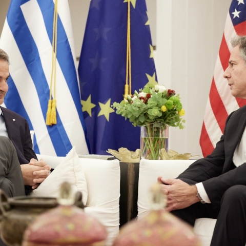 Κυβερνητικές πηγές για επίσκεψη Μπλίνκεν: Η Ελλάδα θα λάβει σύντομα αυτά που έχουν συμφωνηθεί	