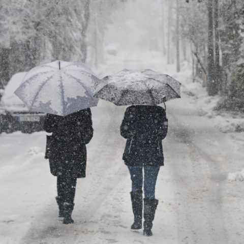 Χιονοπτώσεις για σήμερα Τρίτη στα ορεινά με έντονες βροχές και καταιγίδες 