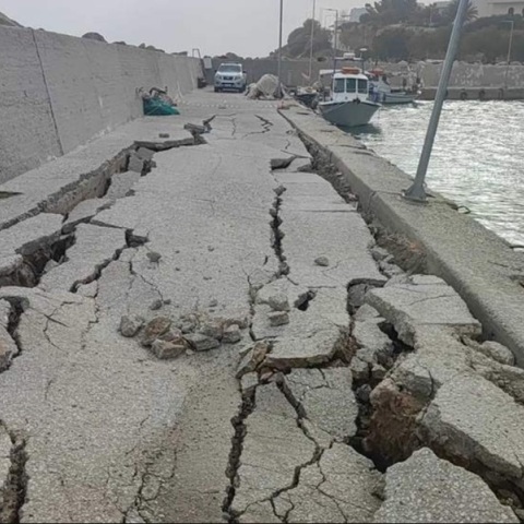 Μεγάλες καταστροφές υπέστη το λιμάνι του Μακρύ Γιαλού στο Λασίθι από τους ισχυρούς νοτιάδες