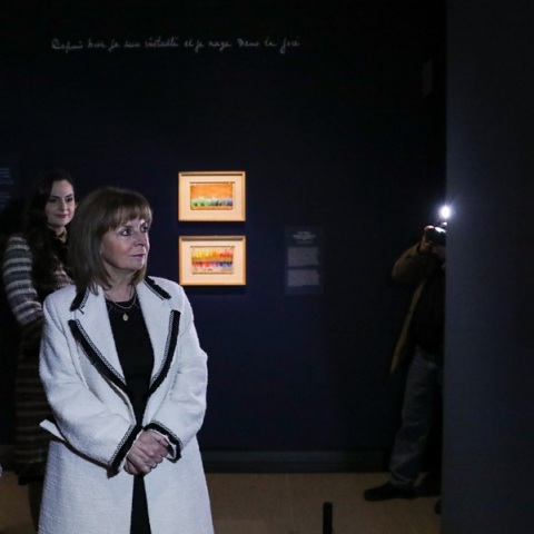 Η Κατερίνα Σακελλαροπούλου εγκαινίασε την έκθεση «Ο νεοϊμπρεσιονισμός στα χρώματα της Μεσογείου (1891-1914)»