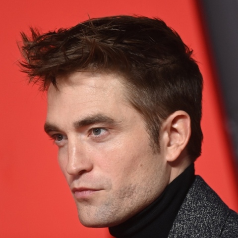 Η νέα ταινία του Robert Pattinson από τον σκηνοθέτη των «Παράσιτων» αναβάλλεται επ' αόριστον