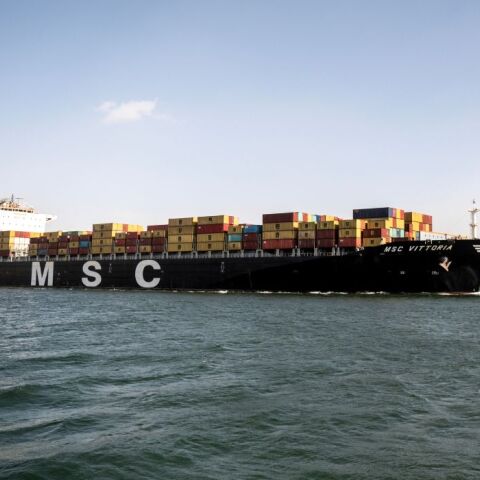 Ερυθρά Θάλασσα: Πώς η κρίση θα μπορούσε να πλήξει την παγκόσμια οικονομία