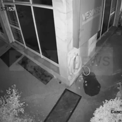 Γυναικοκτονία - Θεσσαλονίκη: Νέο βίντεο ντοκουμέντο τη στιγμή που μεταφέρεται η σορός της 41χρονης εγκύου 