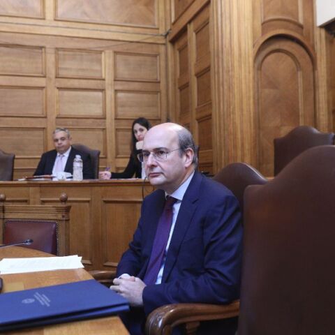 O Κωστής Χατζηδάκης κατέθεσε στην Εξεταστική Επιτροπή για τα Τέμπη © ΓΙΑΝΝΗΣ ΠΑΝΑΓΟΠΟΥΛΟΣ/EUROKINISSI