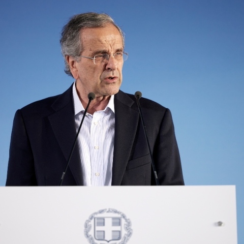 Σαμαράς για γάμο ομόφυλων:  Θα λέμε στον λαό να ψηφίζει και σε βουλευτές και υπουργούς να απέχουν;