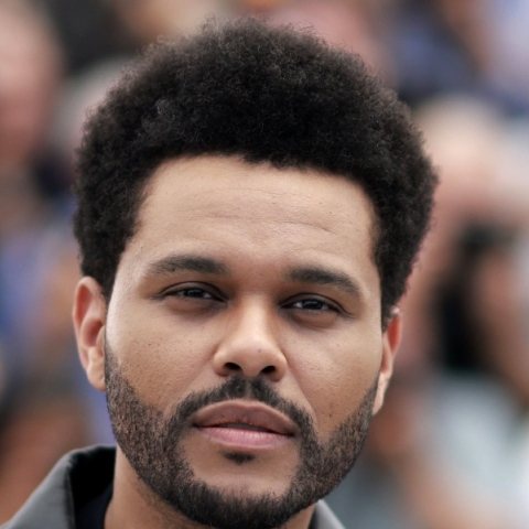 Ο Καναδός τραγουδιστής The Weeknd έσπασε ρεκόρ στο Spotify με το «Blinding Lights» 