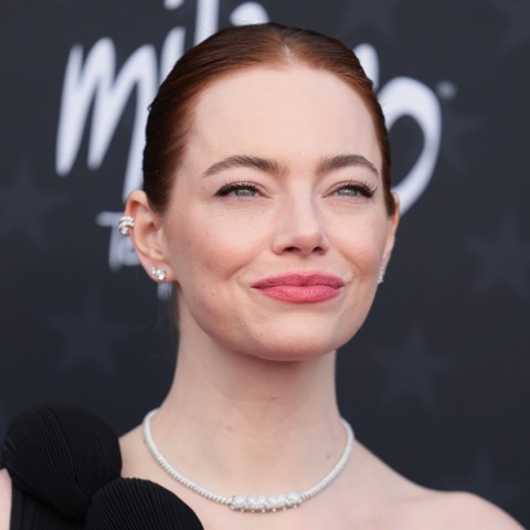 Τα «μαθήματα» ελληνικών της Έμα Στόουν στη βράβευση της στα Critics Choice Awards 