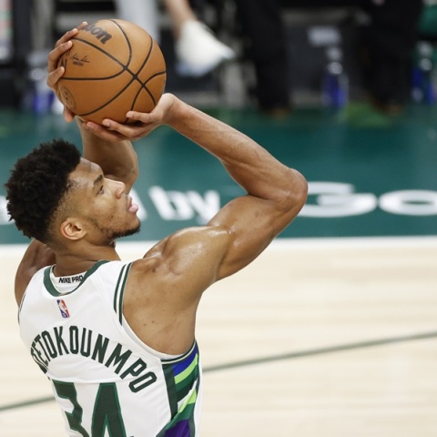 Ο Γιάννης Αντετοκούνμπο